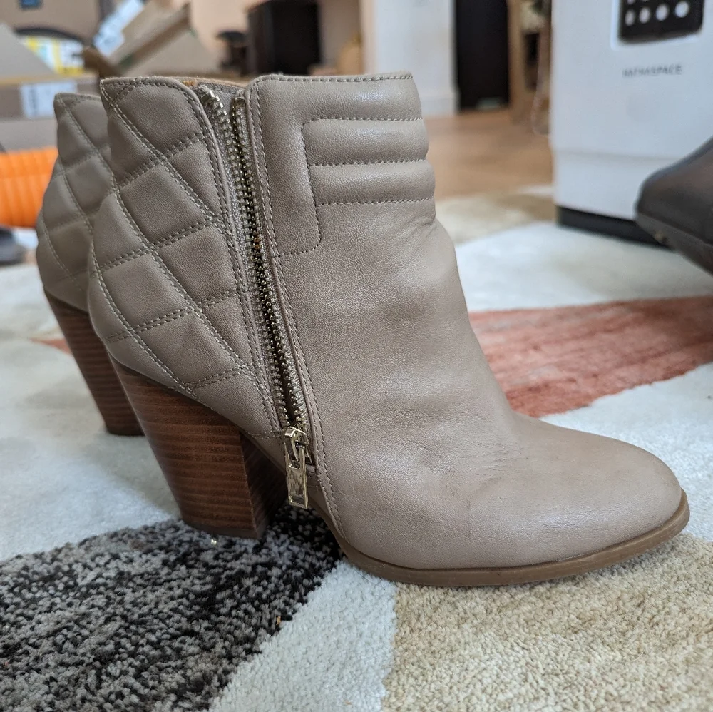 Women's Cream ALDO Booties size 7.5 - Picture 5 of 8